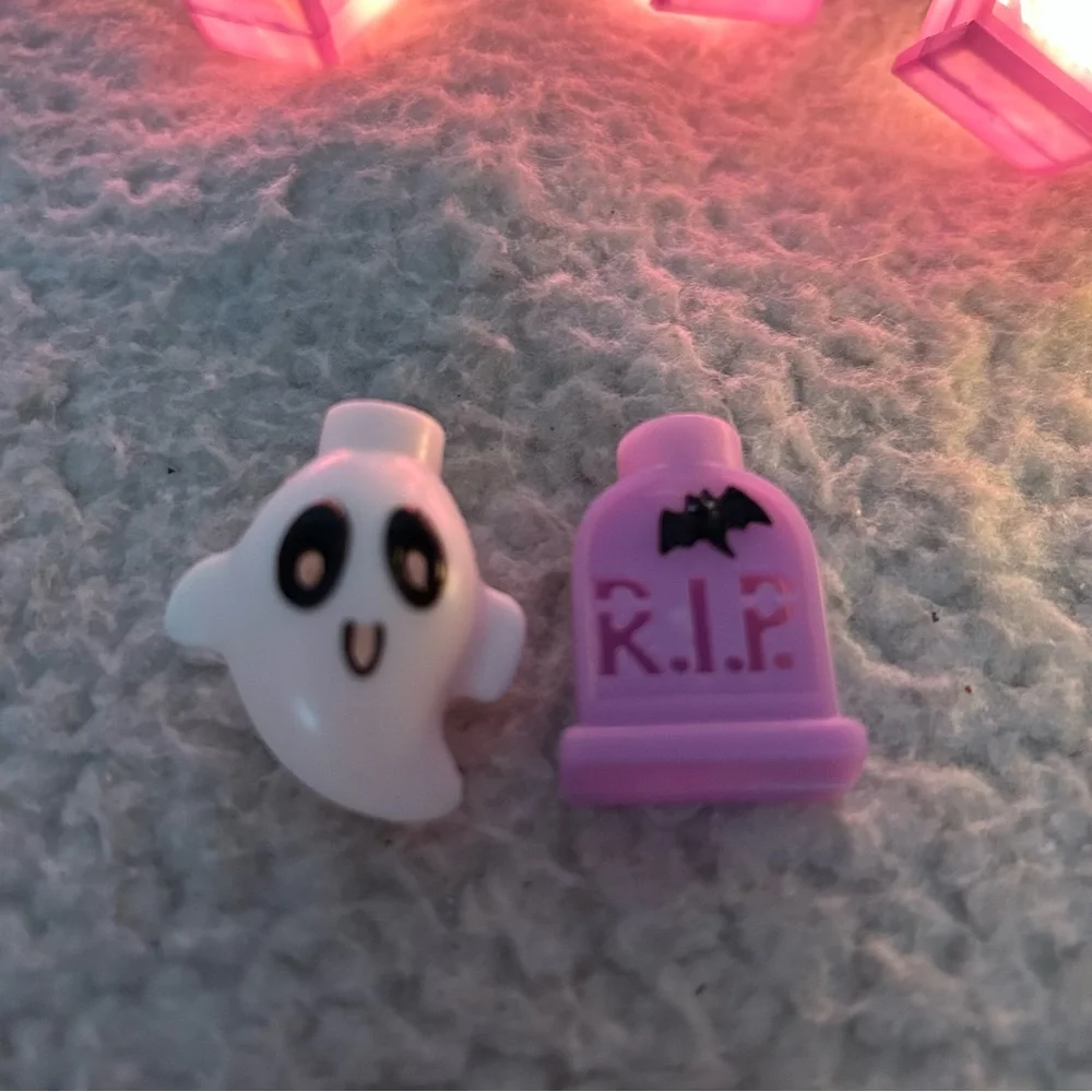 Vintage 2002 Halloween mini light covers 20 ghost & 20 tombs 1 string lite 5ft